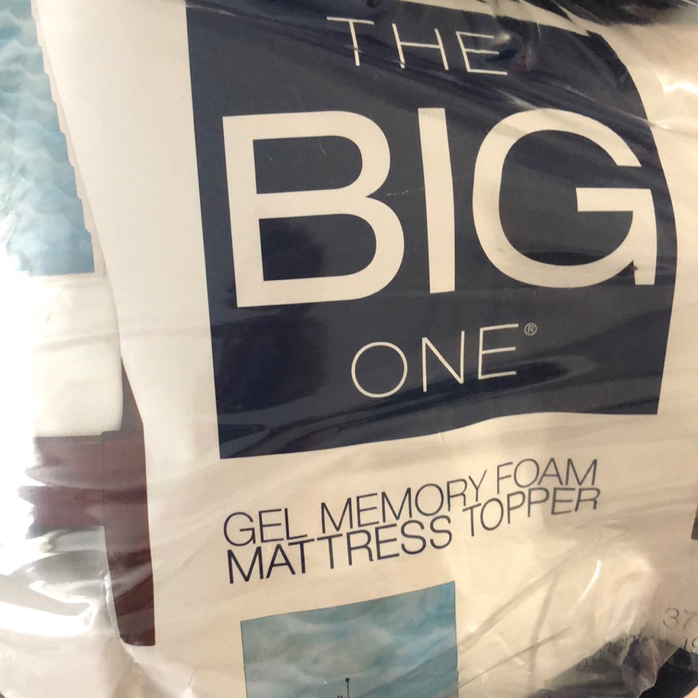 Twin XL Gel Memory Foam Mattress Topper